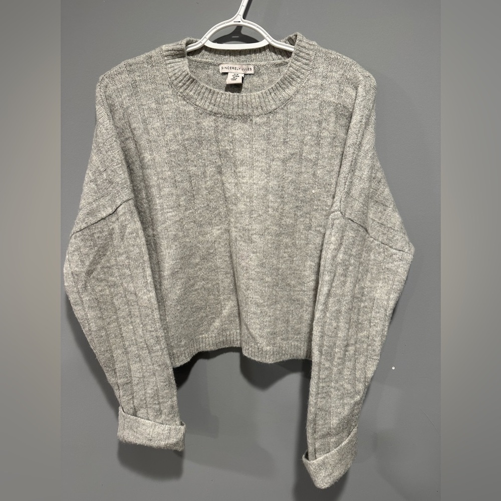 Medium size sweater set